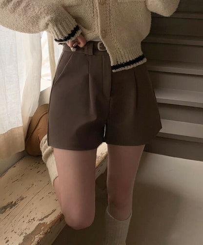 Beidelli(ベイデリ)ベルト付き、クラシックピンタックショートパンツ 冬ショートパンツ 冬 デイリー ベーシック