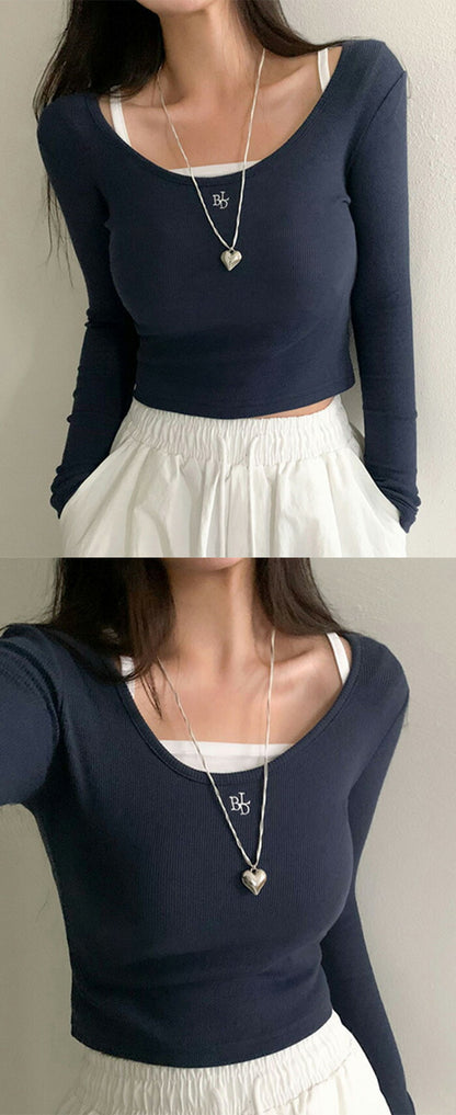 Beidelli(ベイデリ)ニュートラル刺繍Uネック長袖Tシャツ