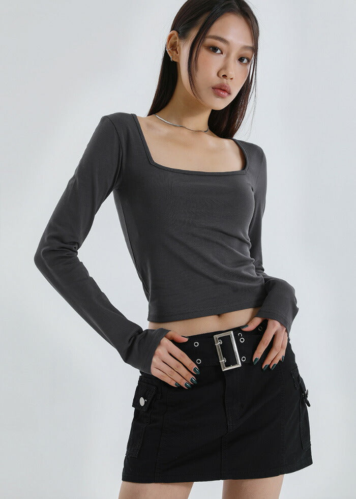 BLACK UP(ブラックアップ)レビリースクエアネックTシャツ