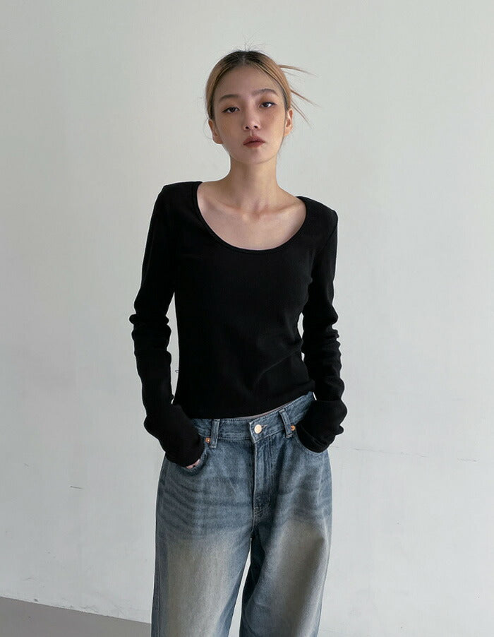 BLACK UP(ブラックアップ) エディルUネックセミクロップ長袖Tシャツ