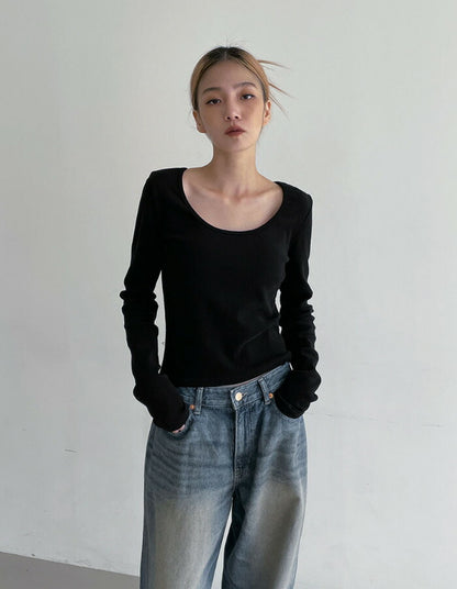 BLACK UP(ブラックアップ) エディルUネックセミクロップ長袖Tシャツ