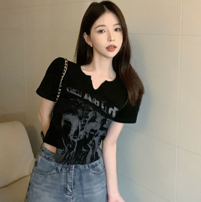 KICKSEWING（キックスウィング）プリンティングアシンメトリークロップTシャツ