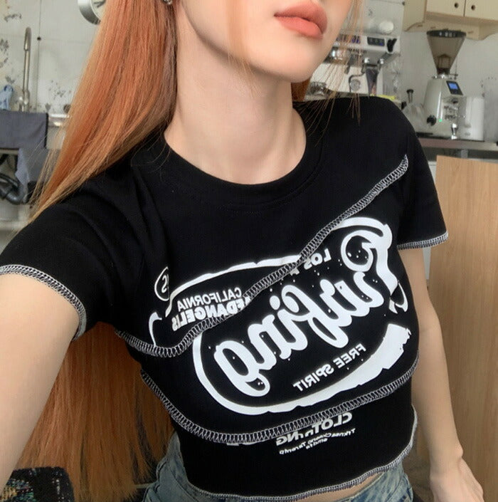 KICKSEWING（キックスウィング）ステッチポイントレタリングクロップTシャツ