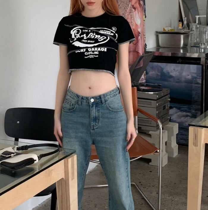 KICKSEWING（キックスウィング）ステッチポイントレタリングクロップTシャツ
