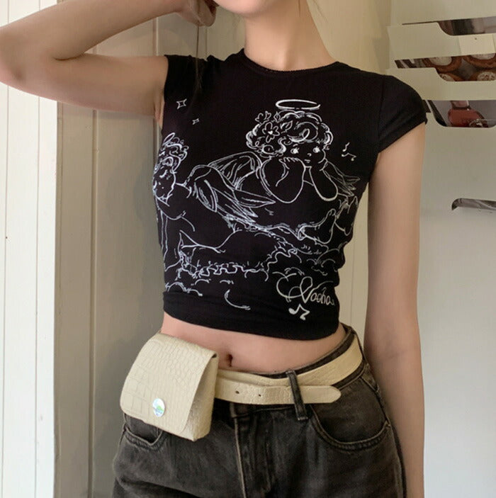 KICKSEWING（キックスウィング）エンジェルプリントクロップTシャツ