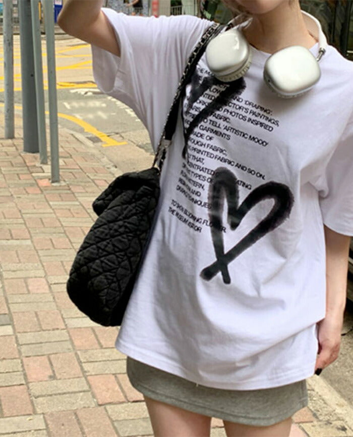 KICKSEWING（キックスウィング）モードレタリングハートルーズフィットTシャツ