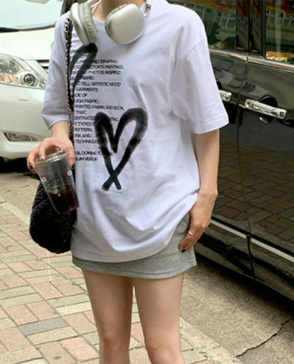 KICKSEWING（キックスウィング）モードレタリングハートルーズフィットTシャツ