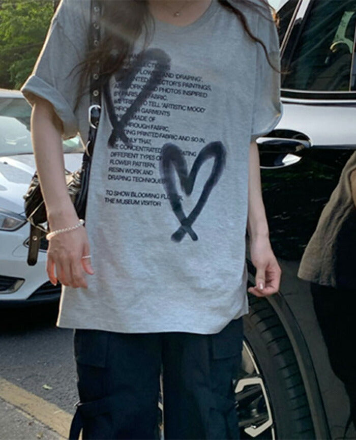 KICKSEWING（キックスウィング）モードレタリングハートルーズフィットTシャツ