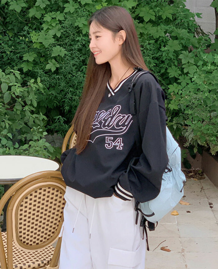SHOPPERLAND(ショッパーランド)Embroidery Lettering V-neck Sweat Shirt